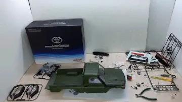 Кузов Toyota land Cruiser 70 от Killerbody на шасси Traxxas trx4. Матовый провал.