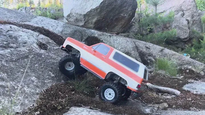 TRX-4 Chevy blazer rock crawling